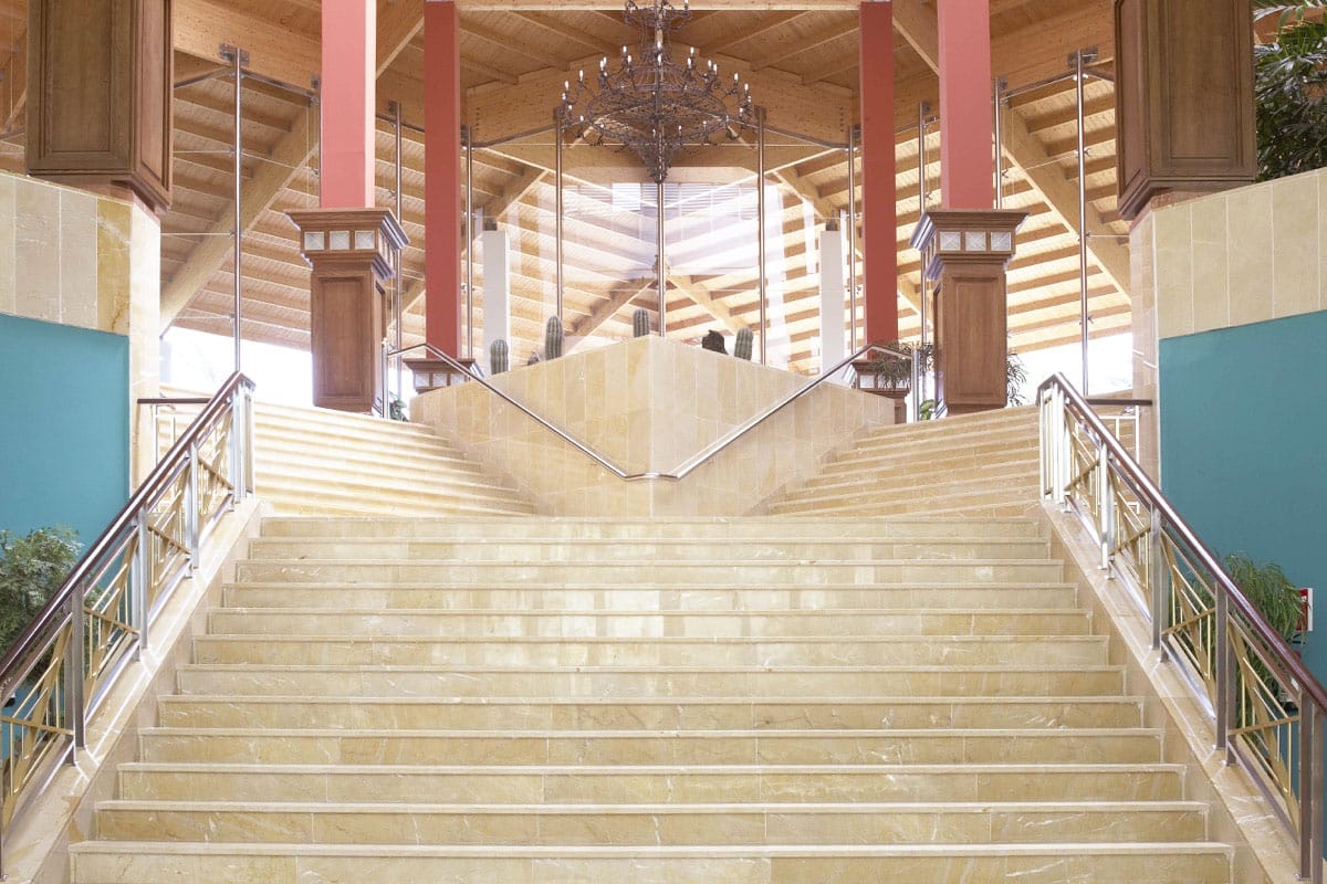 Proveedor de mármol en Lanzarote - Escalera de mármol - Marble supplier in Lanzarote - Marble stairs