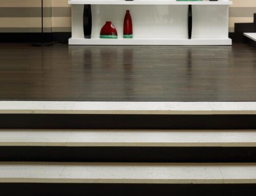 Combination of marble and wood in luxury hotels