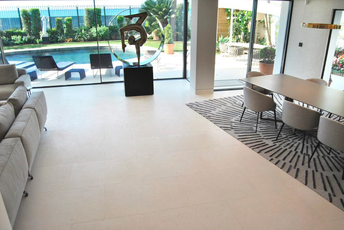 Salón piedra natural - Villa Marbella VI - Natural stone living room