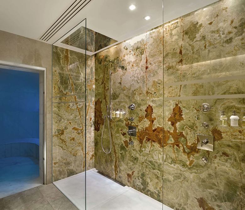 780-r-tino-proyectos-hotel-bvlgari-londres-bano-grey-osiris-verde-raiz-1